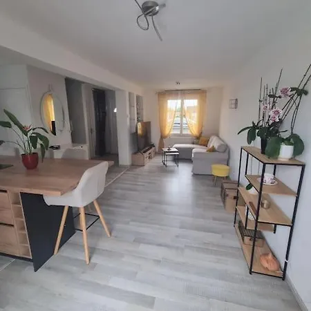 Holiday home Agreable Maison De Avec Piscine La Teste-de-Buch