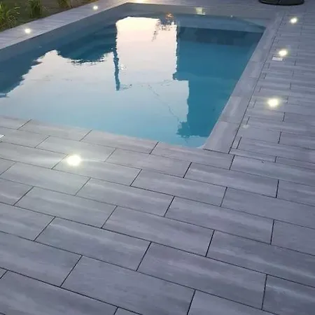 Holiday home Agreable Maison De Avec Piscine *